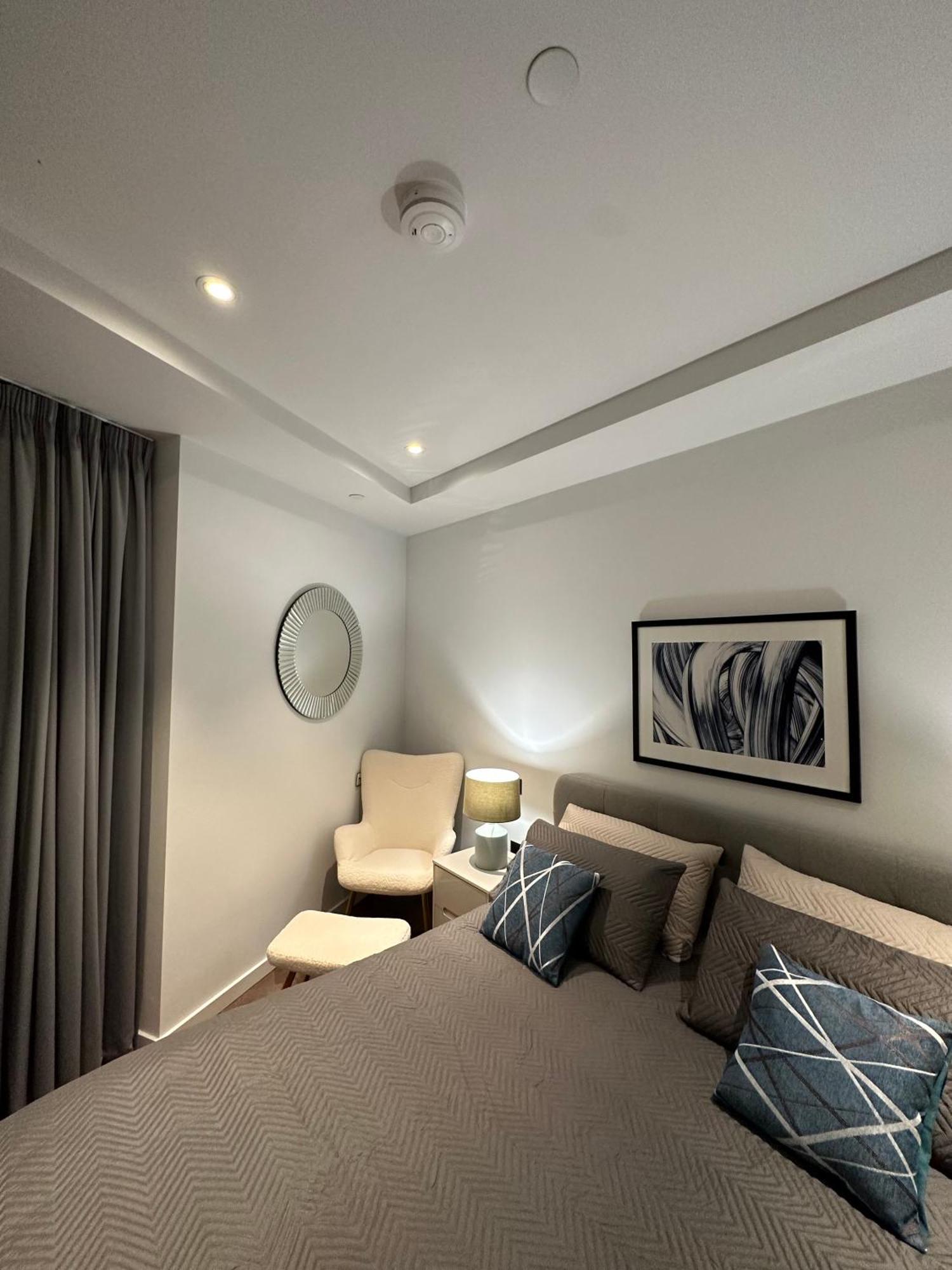Battersea Power Station Apartment London Bagian luar foto